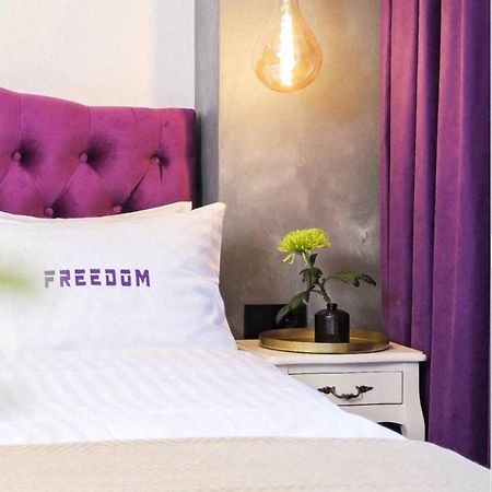 Freedom Apartments In City Center Kiev Dış mekan fotoğraf