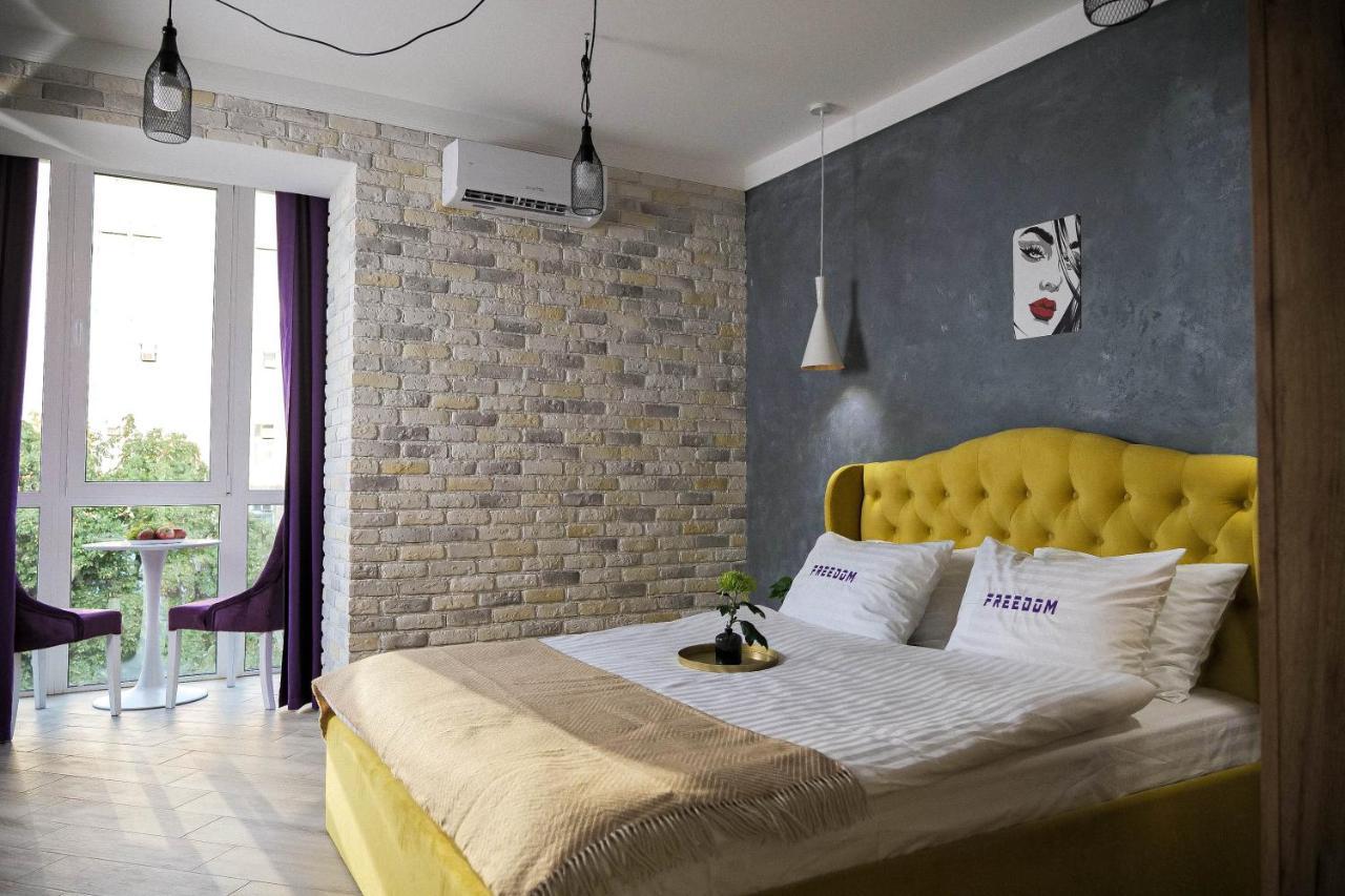 Freedom Apartments In City Center Kiev Dış mekan fotoğraf