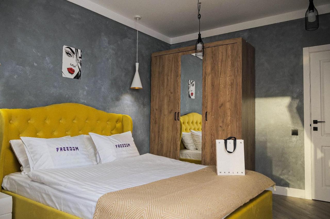 Freedom Apartments In City Center Kiev Dış mekan fotoğraf