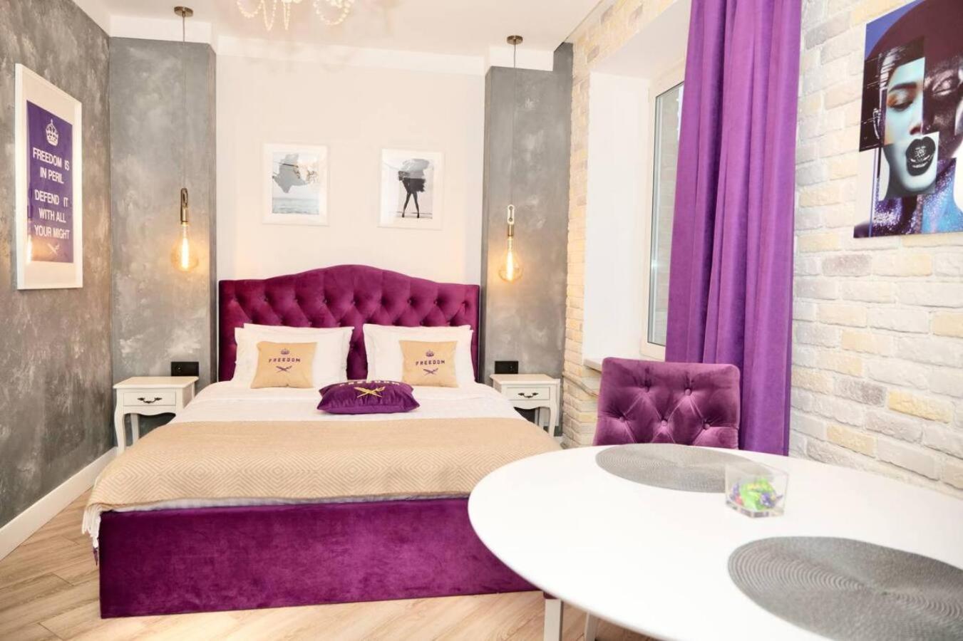 Freedom Apartments In City Center Kiev Dış mekan fotoğraf